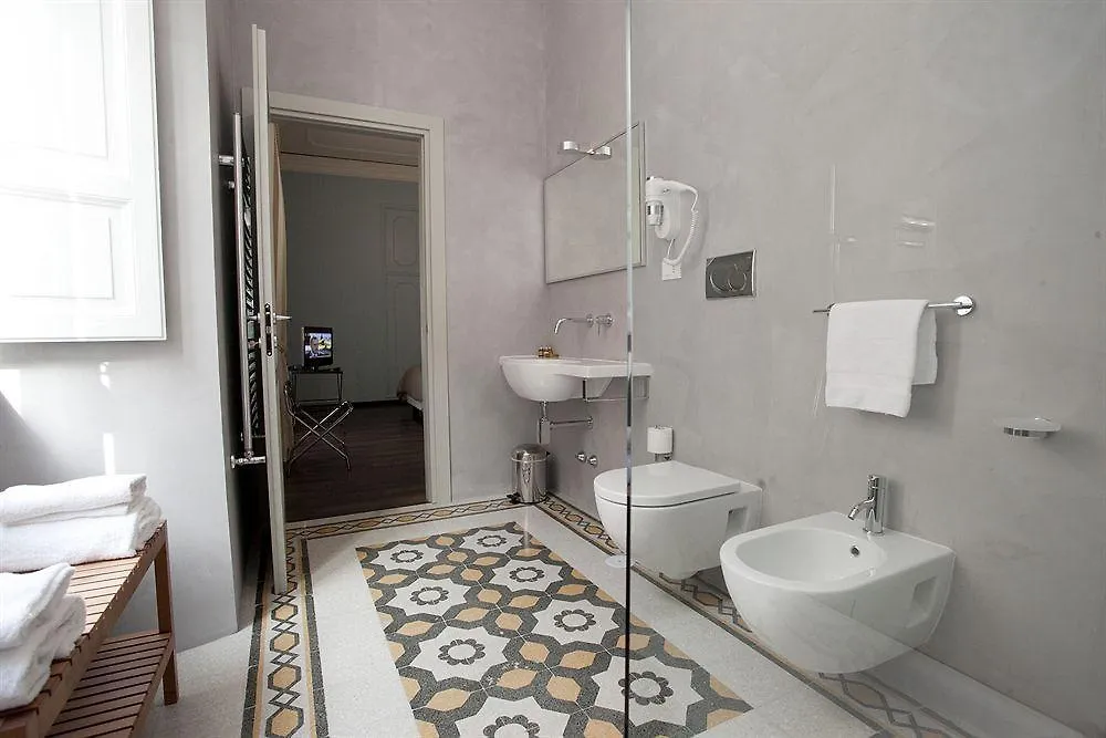 B&B Santi Quattro Al Colosseo Roma Oda ve Kahvaltı