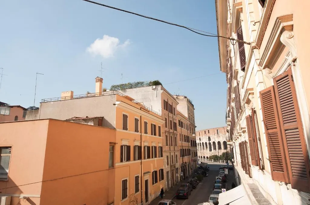 B&B Santi Quattro Al Colosseo Roma İtalya