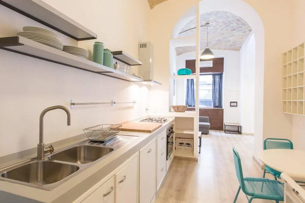 ** Oda ve Kahvaltı B&B Santi Quattro Al Colosseo Roma İtalya