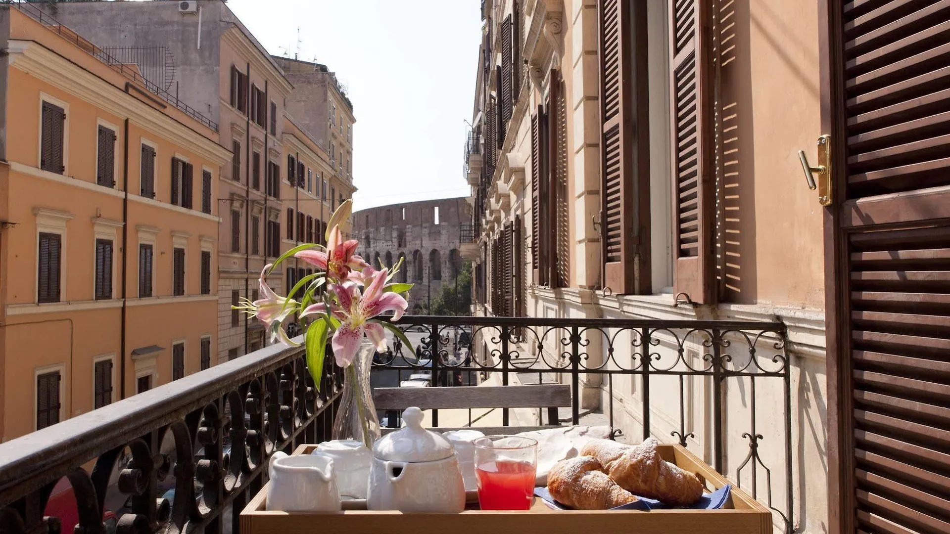 Oda ve Kahvaltı B&B Santi Quattro Al Colosseo Roma