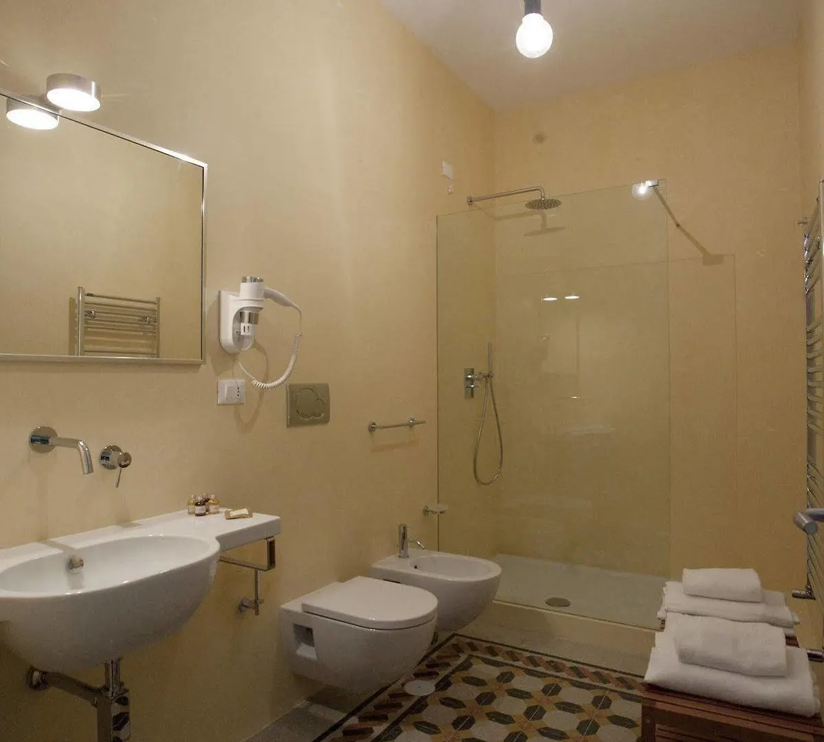 Oda ve Kahvaltı B&B Santi Quattro Al Colosseo Roma